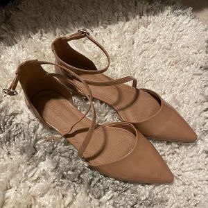 Nude ballet flat